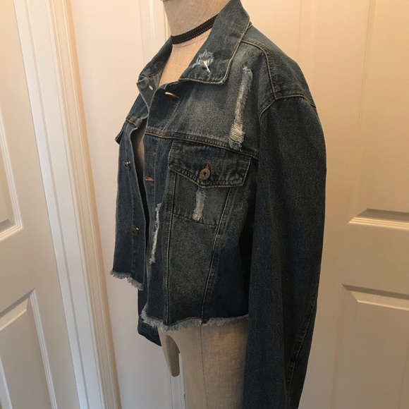 Love Tree NWOT! destructed  cropped denim jacket - Picture 8 of 15